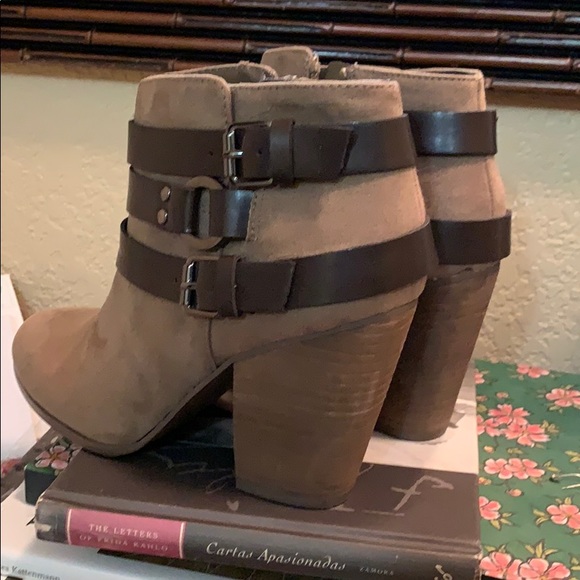 Carlos Santana Booties - Picture 4 of 7